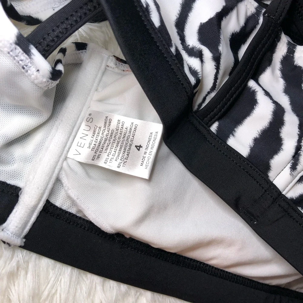 VENUS White, Black and Blue Graphic Animal print Bikini Top size 4 NWOT